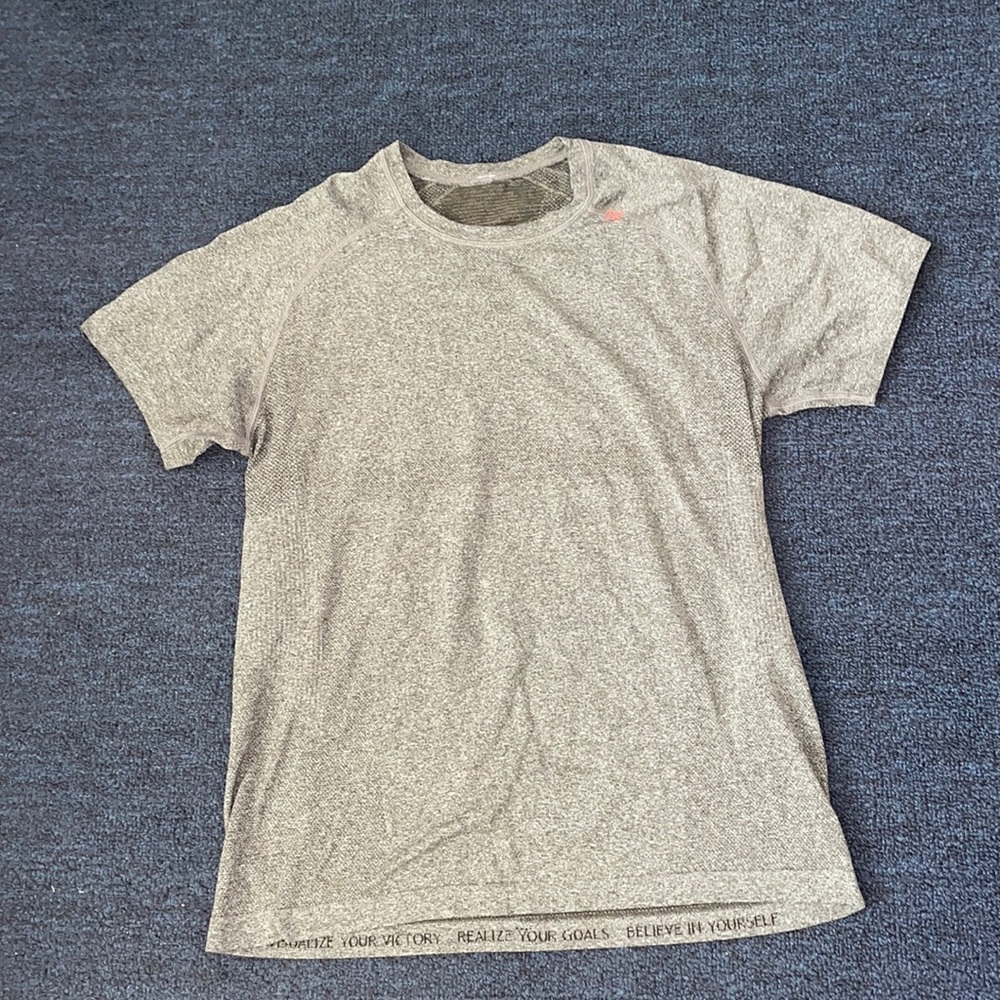 Men’s lululemon Shirt